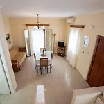 Erietta & By Kika Residences 3* Stoúpa