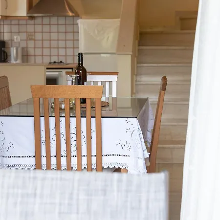 Erietta & By Kika Residences Stoúpa