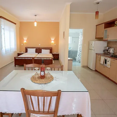 Erietta & By Kika Residences شقة فندقية Stoúpa