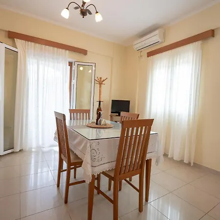 شقة فندقية Erietta & By Kika Residences 3*