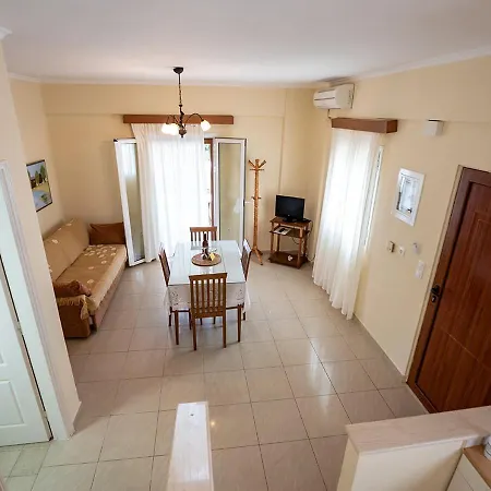 Erietta & By Kika Residences 3* Stoúpa