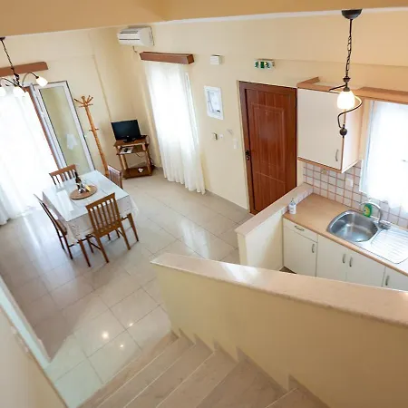 Erietta & By Kika Residences 3* Stoúpa