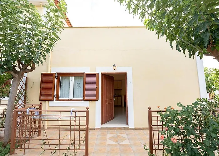 Erietta & By Kika Residences 3* Stoupa