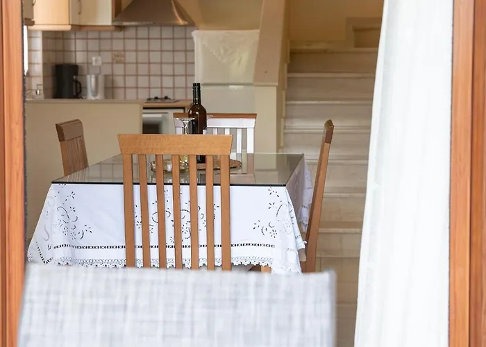 Erietta & By Kika Residences Stoúpa