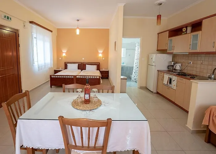 Erietta & By Kika Residences Aparthotel Stoúpa